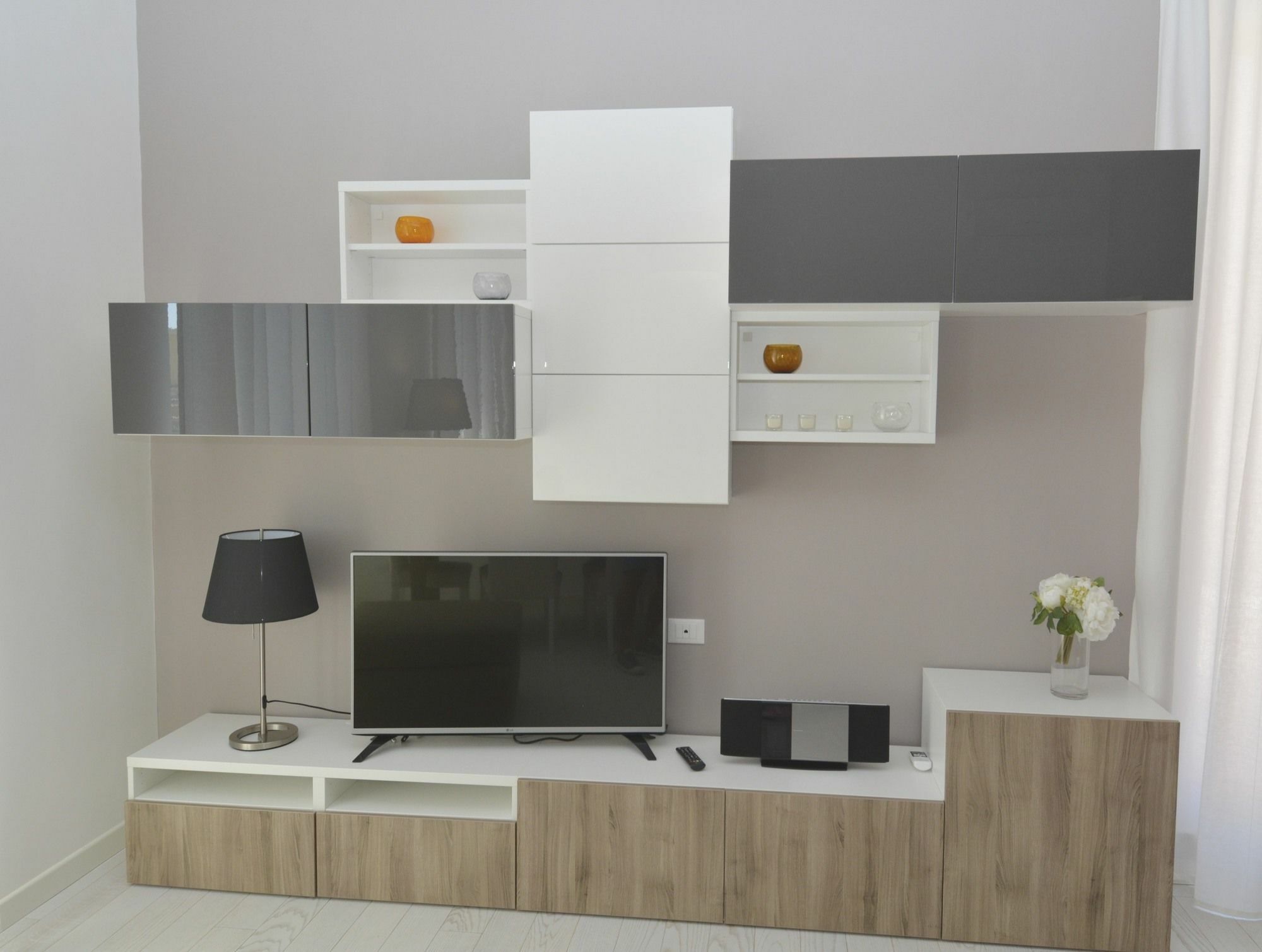 House & The - Vatican Appartement
